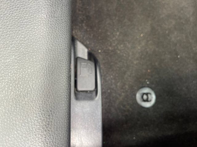 Used 2025 Toyota Corolla SE FWD image 17