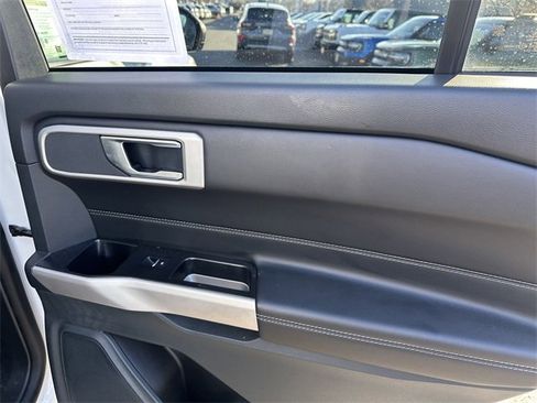 Certified 2022 Ford Explorer XLT w/ Equipment Group 202A image 40