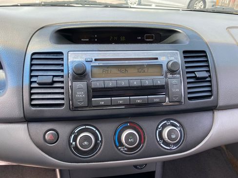 Used 2005 Toyota Camry FWD image 14