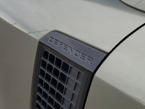 Used 2025 Land Rover Defender 130 X-Dynamic SE image 7