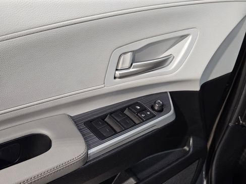 Certified 2025 Toyota Sienna XLE image 21