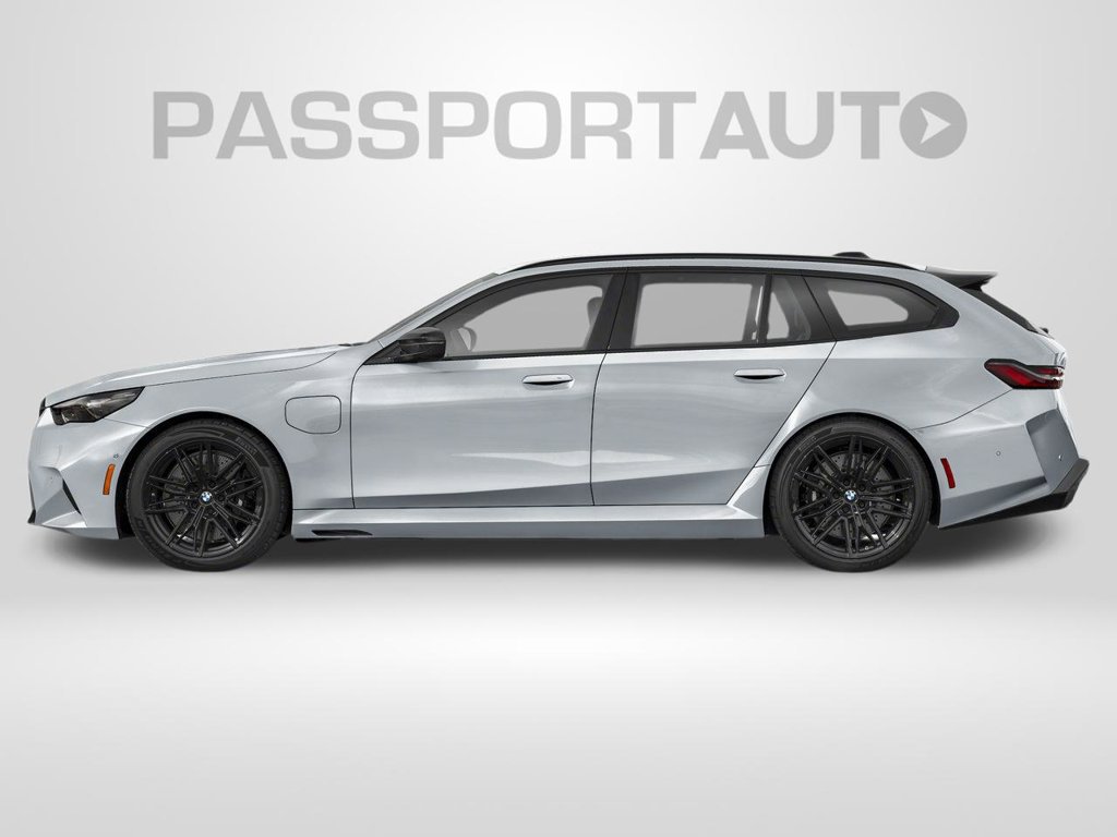 New 2027 BMW M5 Touring AWD/4WD image 3