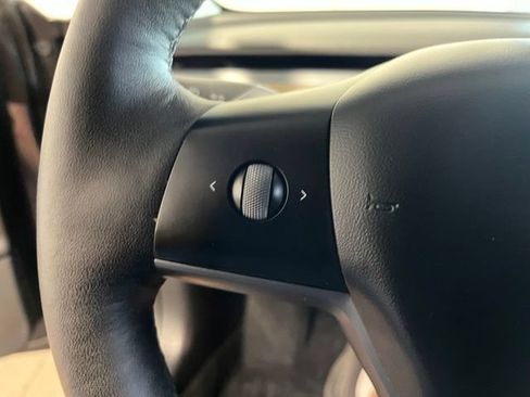 Used 2022 Tesla Model 3 Long Range AWD/4WD image 25