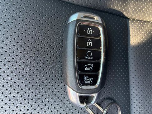 Used 2023 Hyundai Elantra Limited FWD image 30