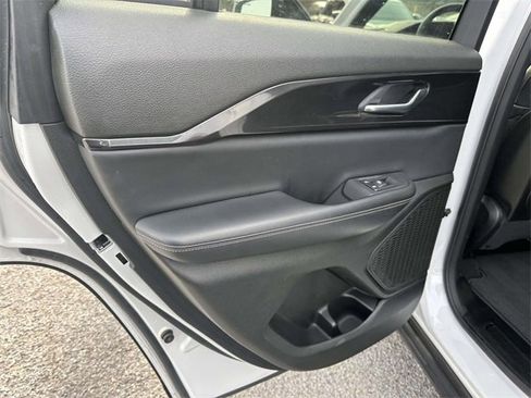 Certified 2023 Jeep Grand Cherokee Altitude image 18