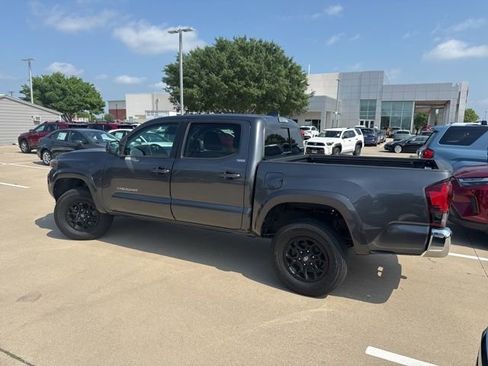 Used 2022 Toyota Tacoma SR5 image 4