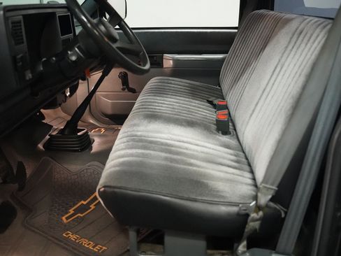 Used 1988 Chevrolet Silverado 1500 2WD Regular Cab image 33