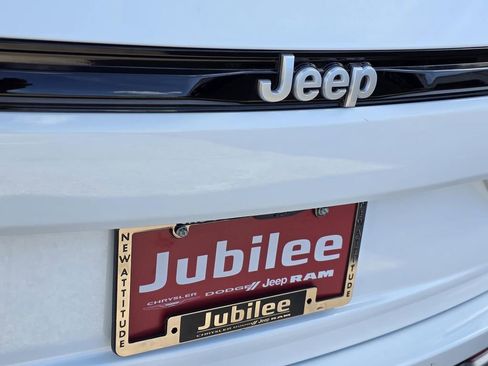 New 2026 Jeep Grand Cherokee Limited RWD image 31