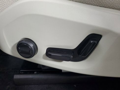 Certified 2024 Volvo XC90 B5 Plus w/ Protection Package Premier image 23