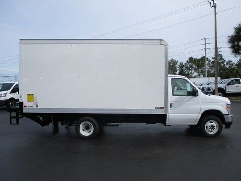 New 2025 Ford E-450 and Econoline 450 Super Duty w/ Power Equipment Group image 9