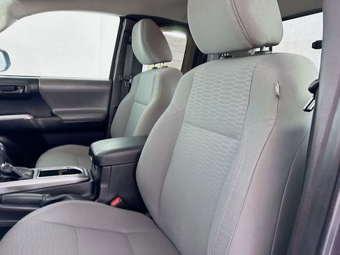 Used 2018 Toyota Tacoma SR5 image 29