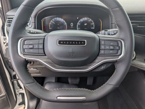 Used 2024 Jeep Wagoneer L Series II RWD image 12