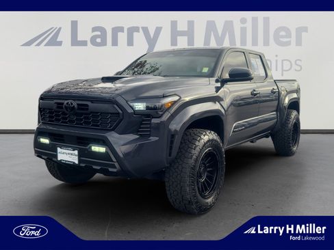 Used 2024 Toyota Tacoma TRD Sport image 1