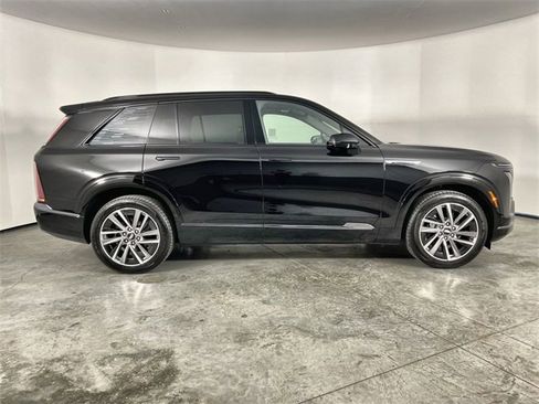 Used 2026 Cadillac Vistiq Sport image 9