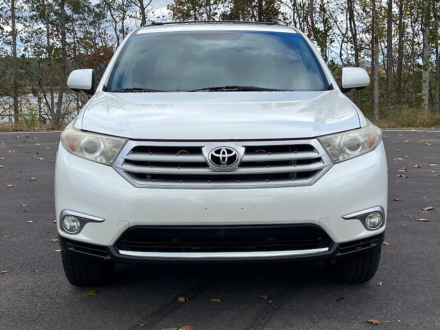 Used 2011 Toyota Highlander Limited w/ Tow Pkg FWD image 27