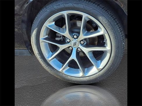 Used 2022 Dodge Challenger GT image 31