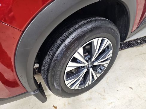 Used 2023 Nissan Rogue SV w/ SV Premium B Package image 15