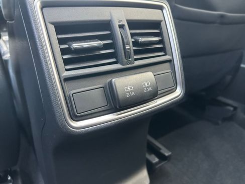 Used 2024 Subaru Forester Premium image 35