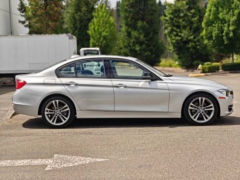 Used 2013 BMW 328i xDrive Sedan AWD/4WD image 10