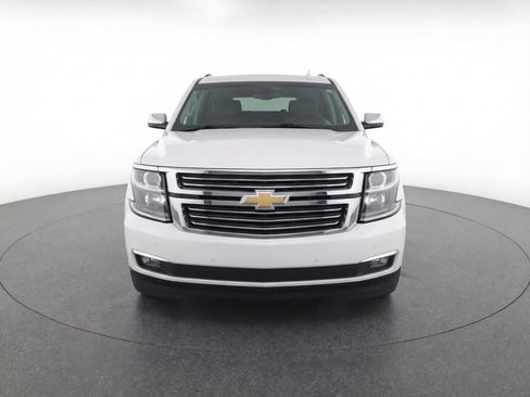 Used 2023 Chevrolet Suburban Premier image 2