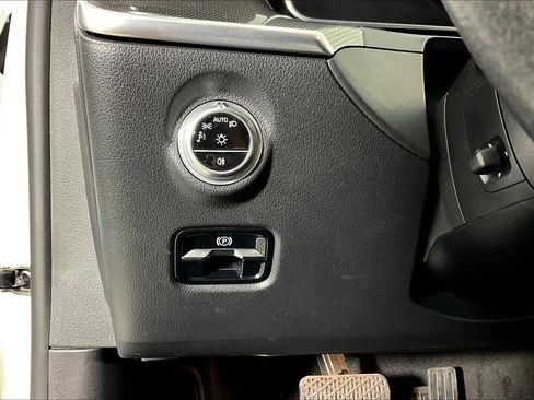 Used 2022 Mercedes-Benz C 300 Sedan image 34