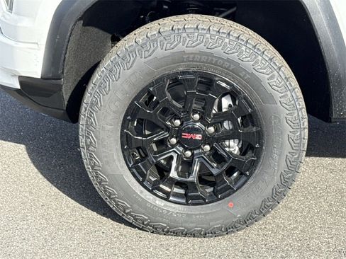 New 2026 GMC Canyon Elevation image 12