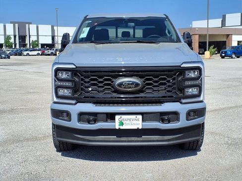 New 2026 Ford F250 Lariat w/ Black Appearance Package image 9
