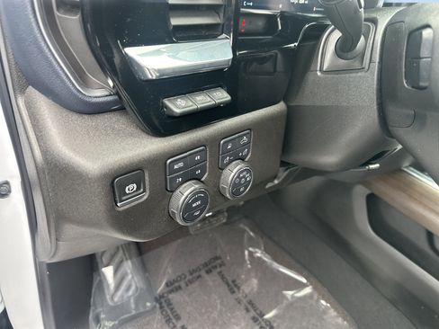 Used 2024 Chevrolet Silverado 2500 High Country w/ Technology Package image 12