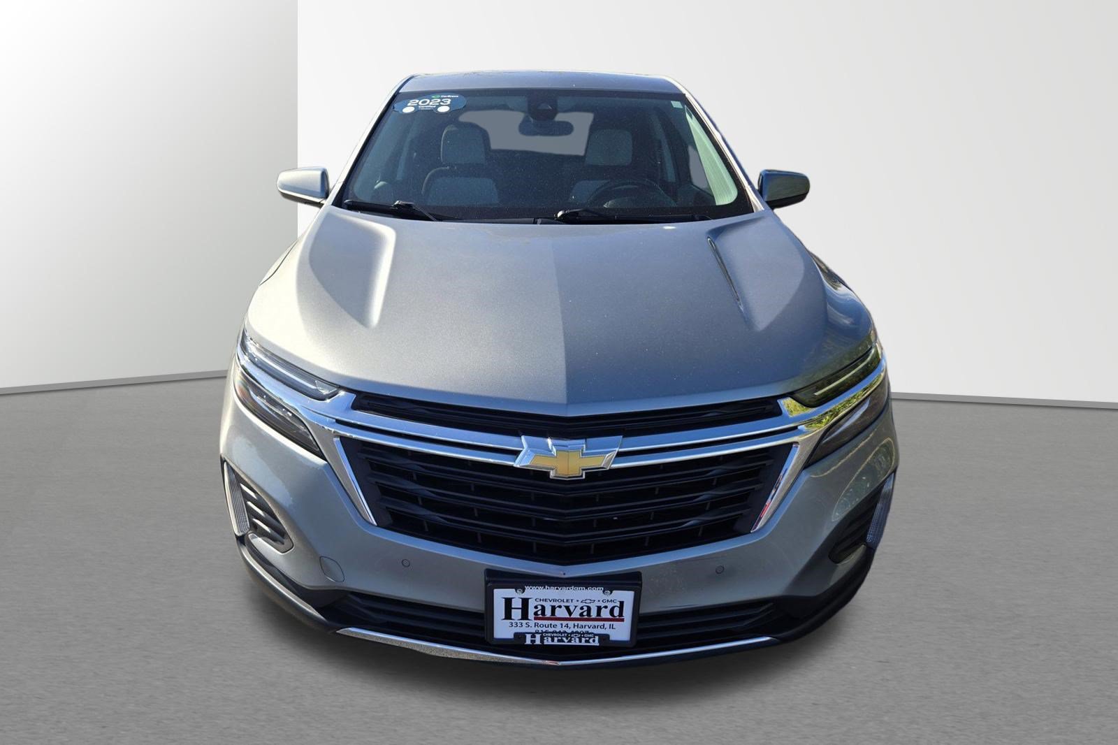 Used 2023 Chevrolet Equinox LT w/ Driver Convenience Package AWD/4WD image 2