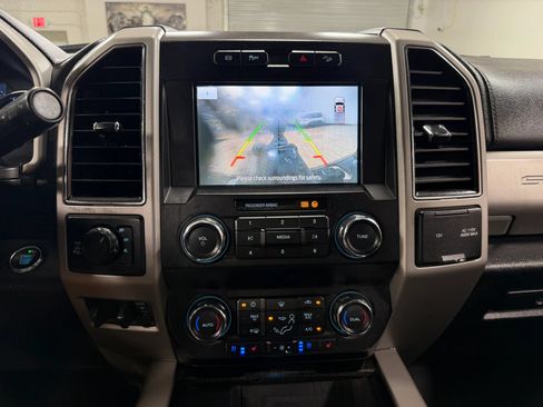 Used 2021 Ford F350 Lariat w/ Lariat Ultimate Package AWD/4WD image 21