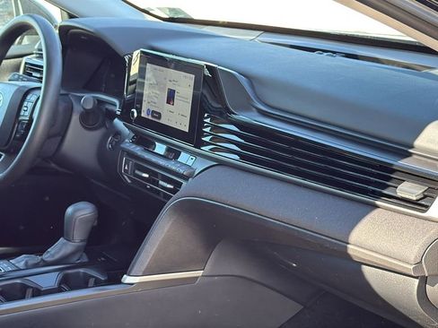 Used 2025 Toyota Camry LE FWD image 30