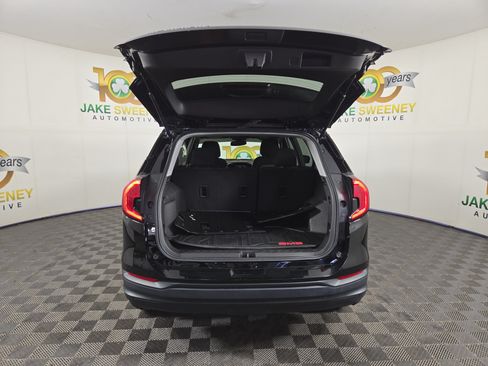 Certified 2024 GMC Terrain SLE w/ Driver Convenience Package FWD image 33