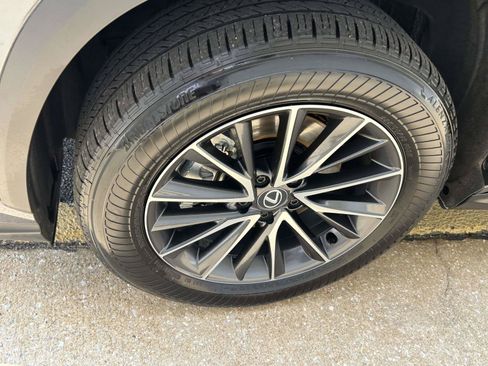 Used 2025 Lexus NX 250 FWD w/ Accessory Package (2T) image 5