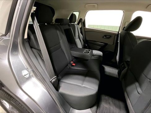 Used 2023 Nissan Rogue S image 27