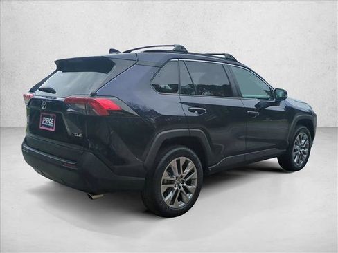 Used 2023 Toyota RAV4 XLE Premium image 5