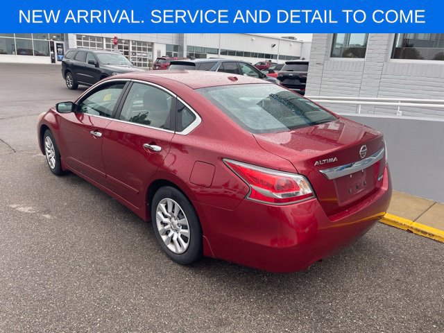 Used 2014 Nissan Altima 2.5 S w/ Display Audio Package FWD image 14