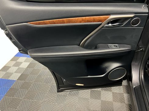 Used 2022 Lexus RX 350L FWD w/ Premium Package image 9