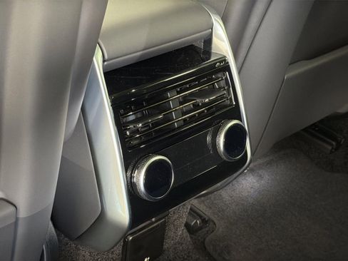 New 2026 Land Rover Range Rover Long Wheelbase SE image 28