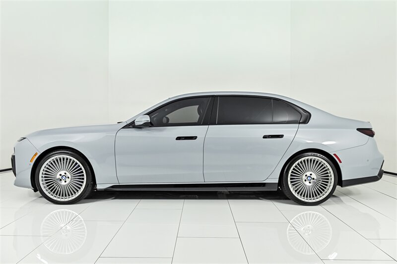 Used 2024 BMW 760i xDrive AWD/4WD image 10