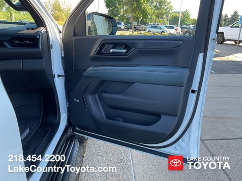 Used 2026 GMC Yukon AT4 w/ LPO, Floor Liner Package AWD/4WD image 22