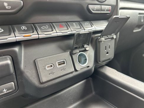 Used 2019 Chevrolet Silverado 1500 LT Trail Boss AWD/4WD image 37