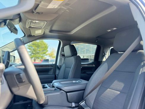 Used 2025 GMC Sierra 1500 Elevation image 16