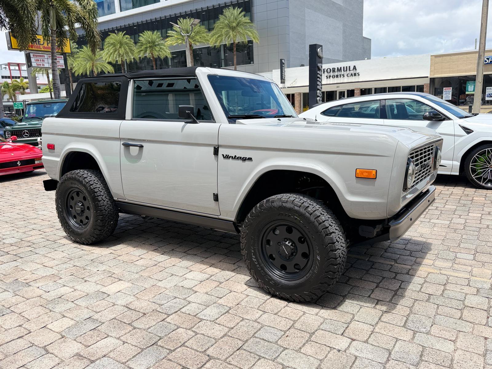 Used 2025 Ford Bronco Badlands AWD/4WD image 9