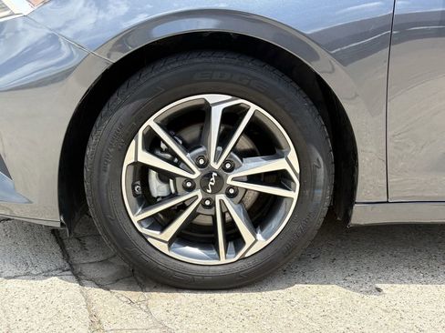 Used 2024 Kia Forte LXS w/ LXS Technology Package FWD image 9