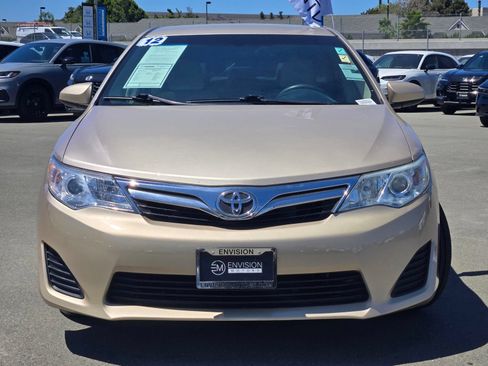 Used 2012 Toyota Camry LE FWD image 2