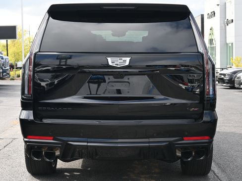 Used 2025 Cadillac Escalade V w/ LPO, ONYX Package image 11
