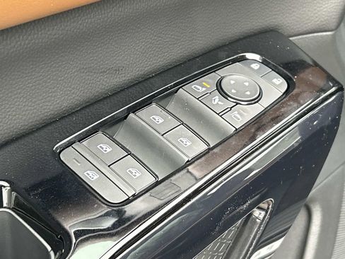 New 2026 Nissan Pathfinder Platinum AWD/4WD image 16
