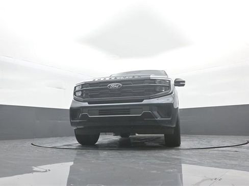New 2026 Ford Expedition Platinum image 29