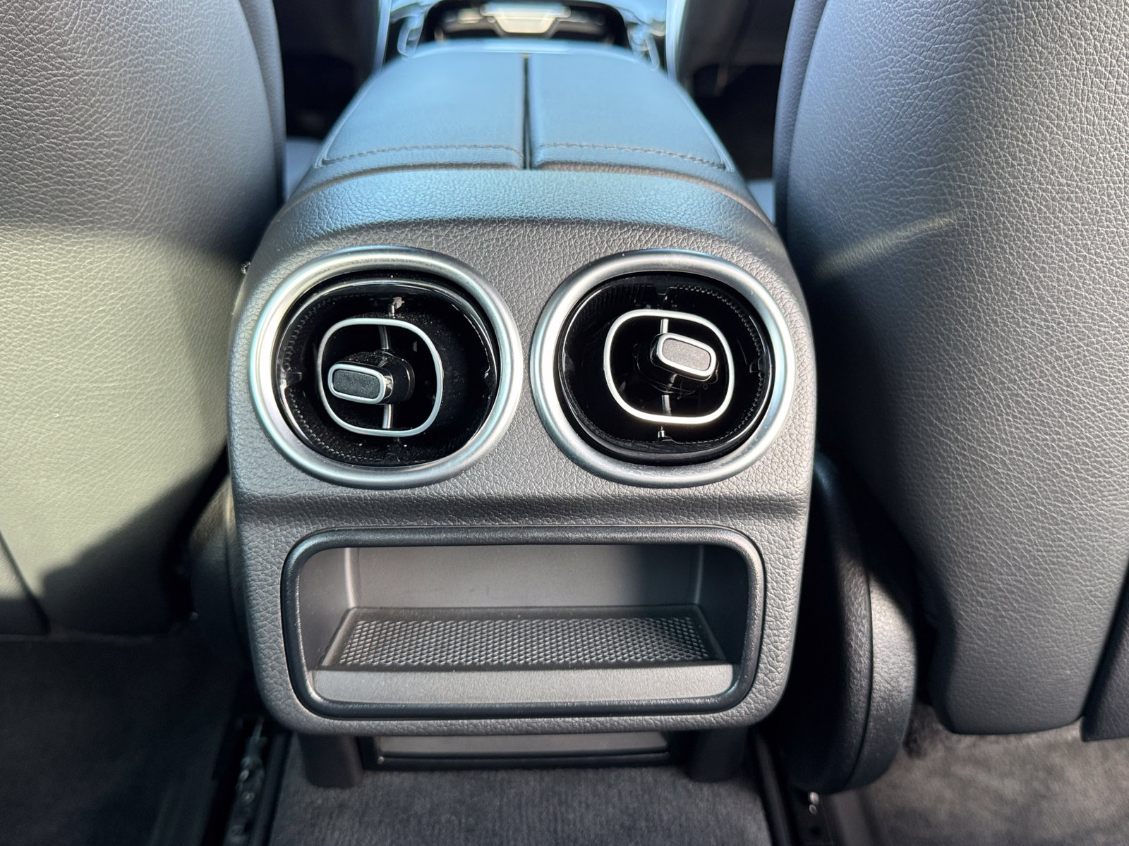 Used 2025 Mercedes-Benz C 300 Sedan image 10