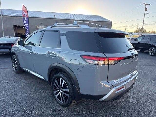 Used 2025 Nissan Pathfinder Platinum w/ Cargo Package AWD/4WD image 9